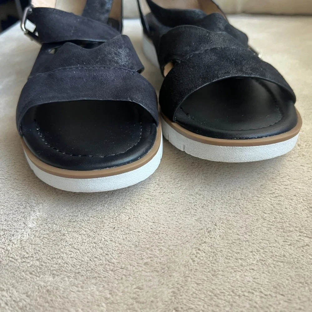 Sofft‎ Women 7.5M Black on Black Metallic Leather Ankle Strap Platform Sandal
